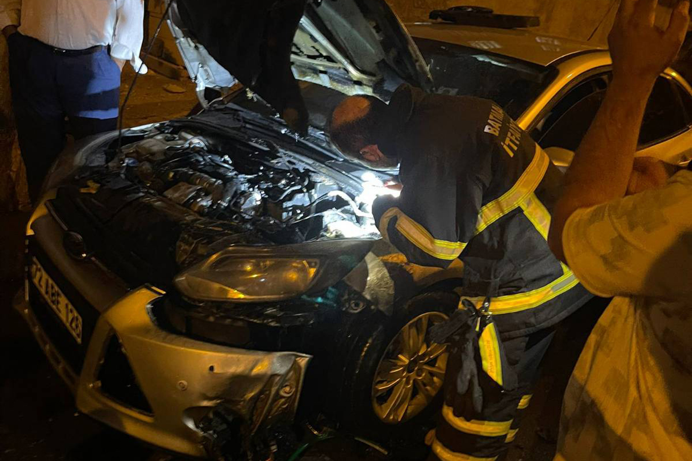 Araç yangını büyümeden söndürüldü