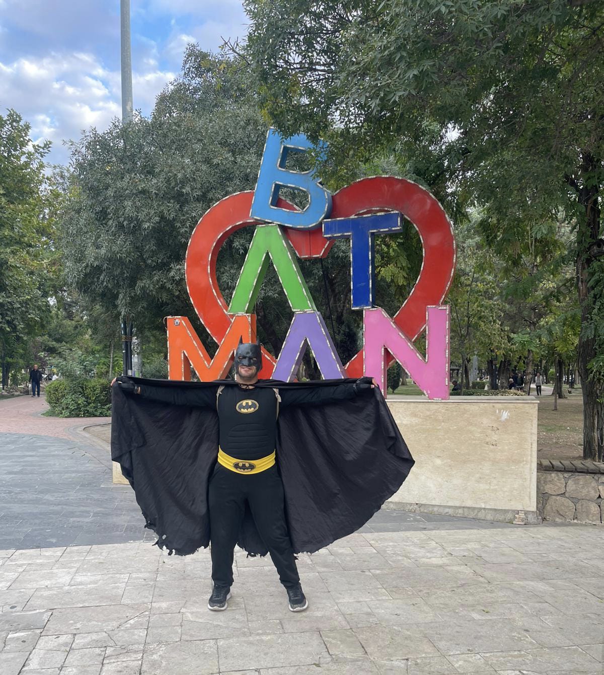‘Batman’ kostümüyle ilgi odağı oldu