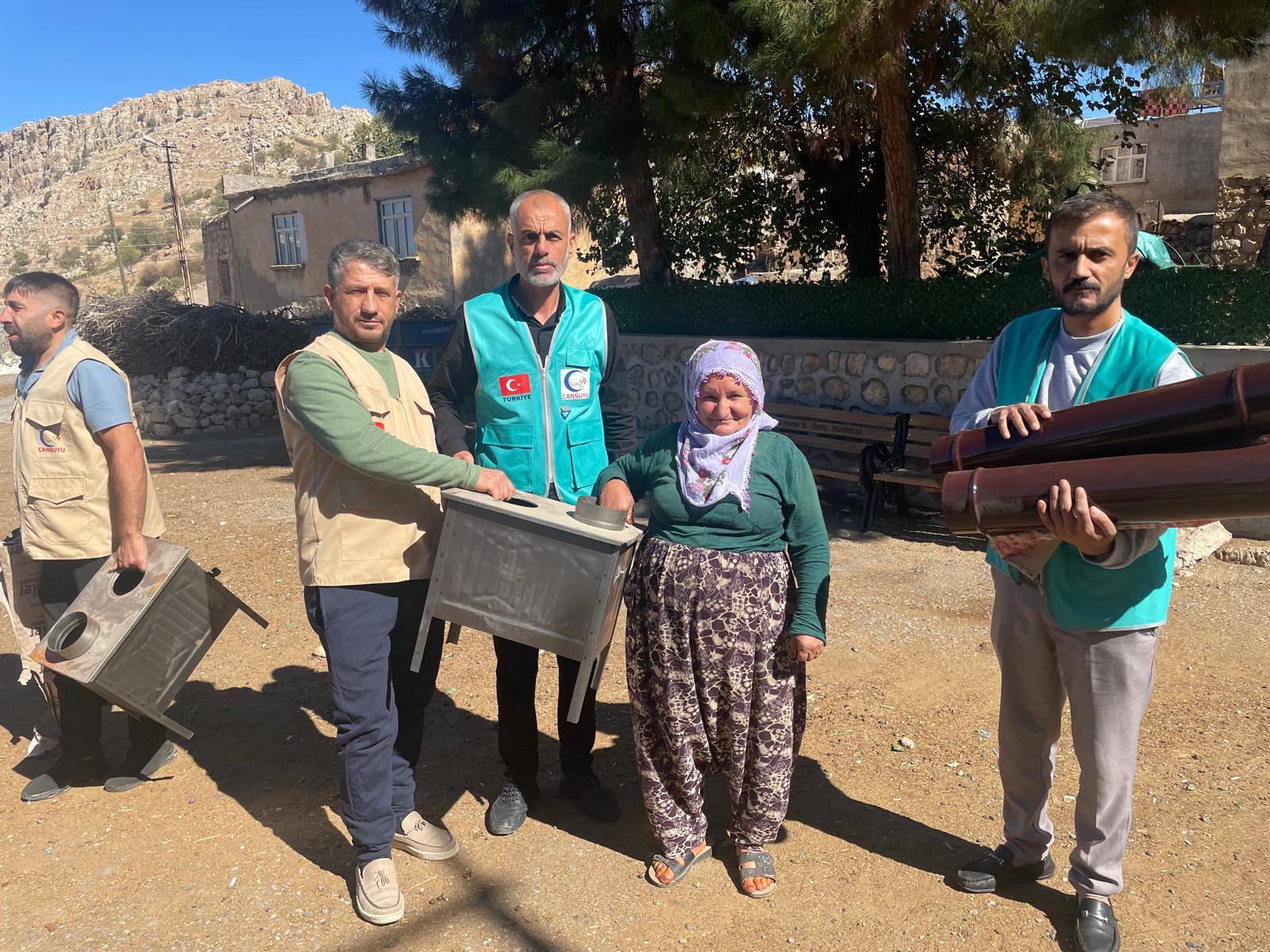 Cansuyu Derneği’nden 200 soba dağıtımı