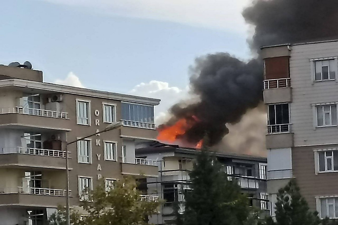 Çatıda yangın paniği