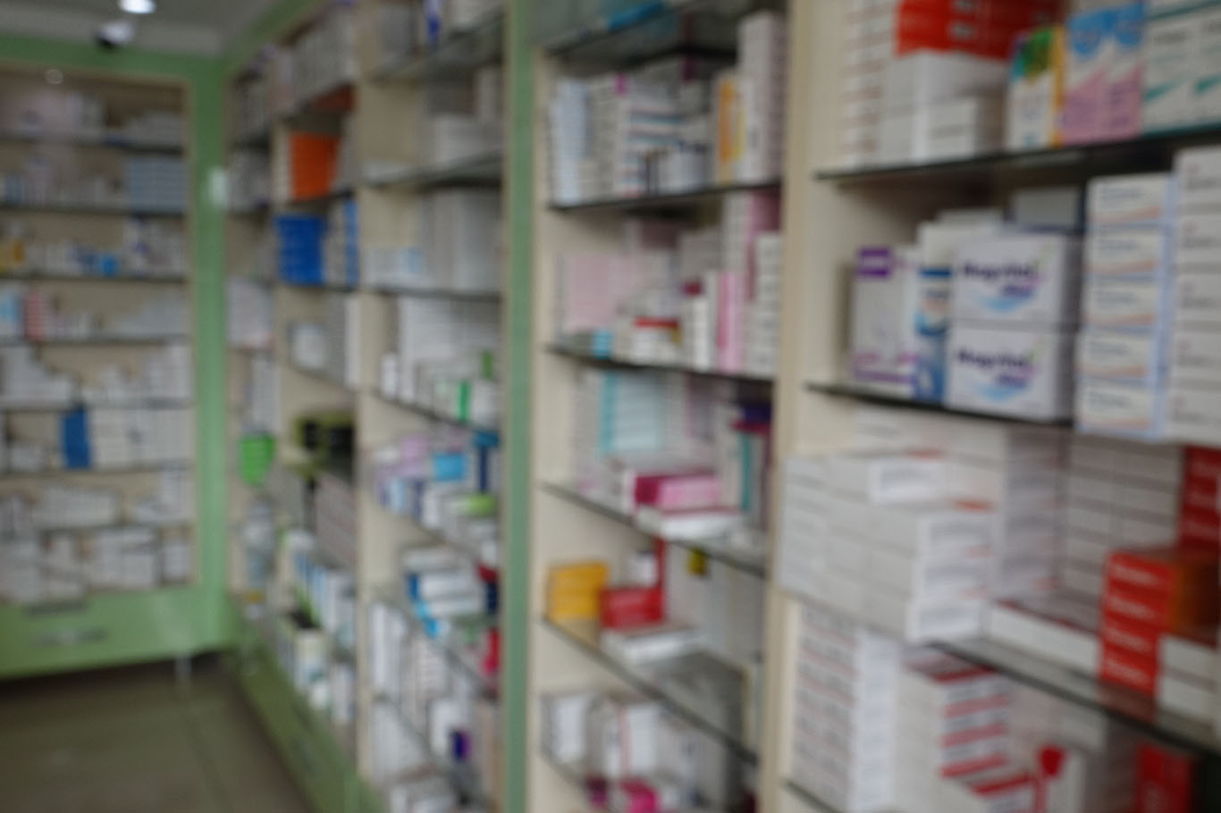 Eczaneler ilaç yokluğuyla mücadele ediyor