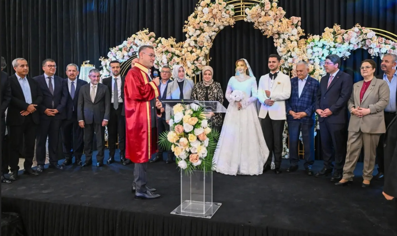 Ekmen ve Kaynarca ailelerinin mutlu günü