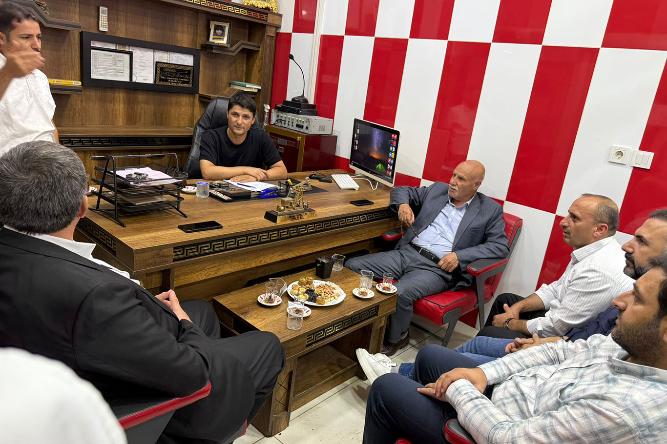 Elma Sokağı esnafının sorunlarını dinledi