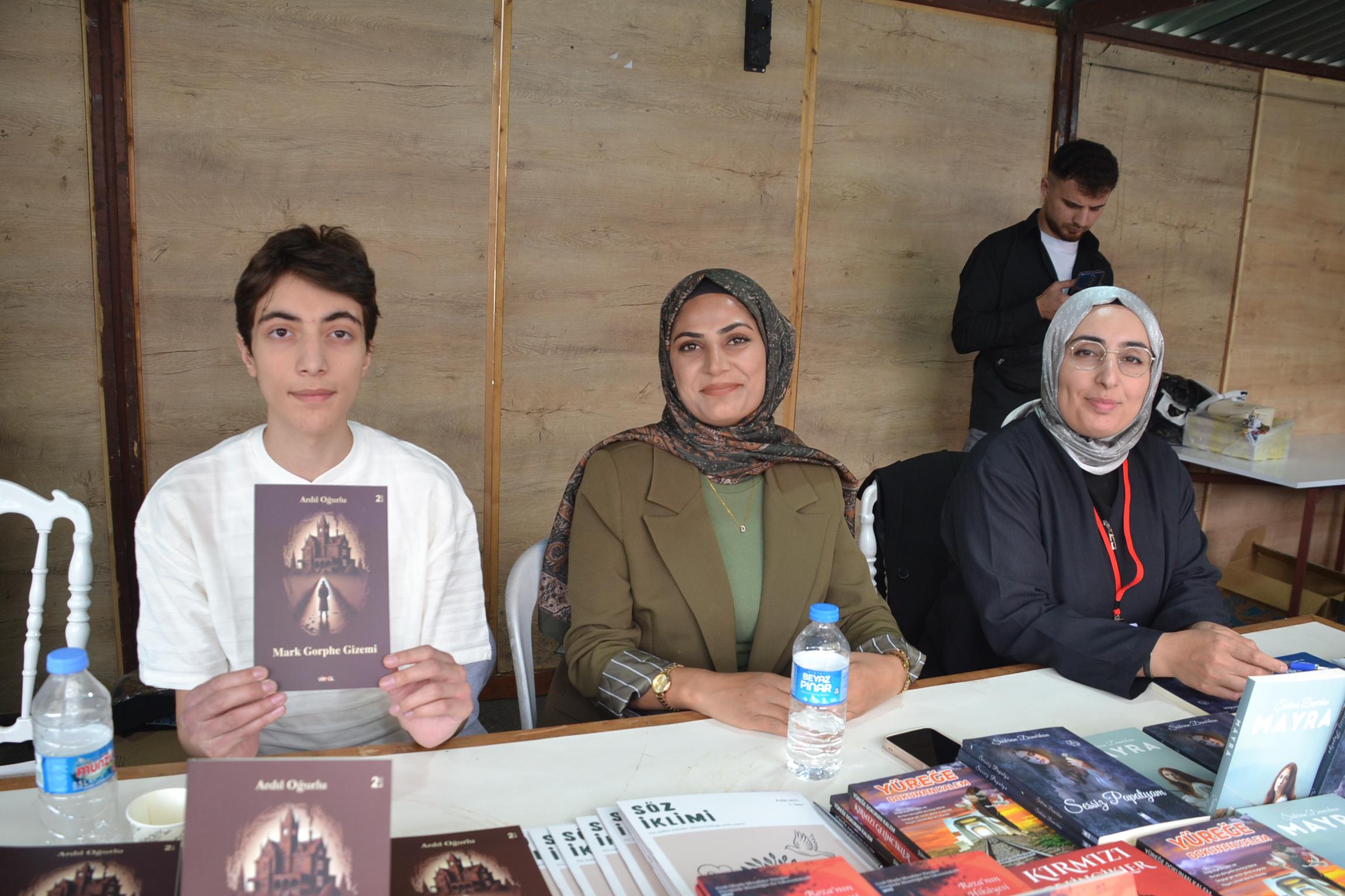 Fuarın en genç yazarı