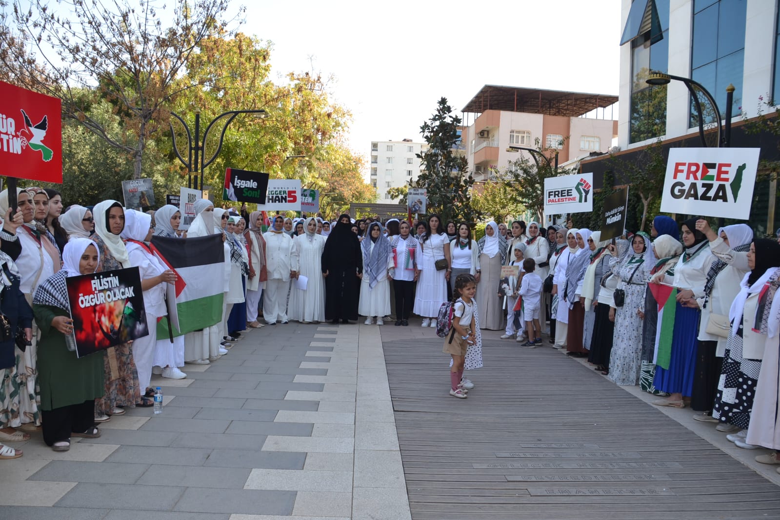 GAZZE İÇİN SESSİZ ÇIĞLIK