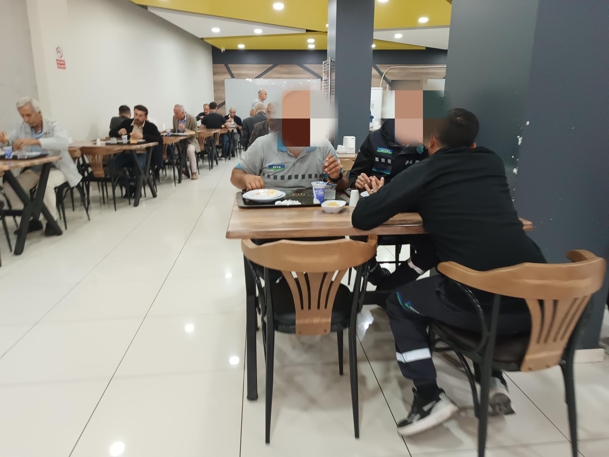 Halk lokantasında yemek krizi!