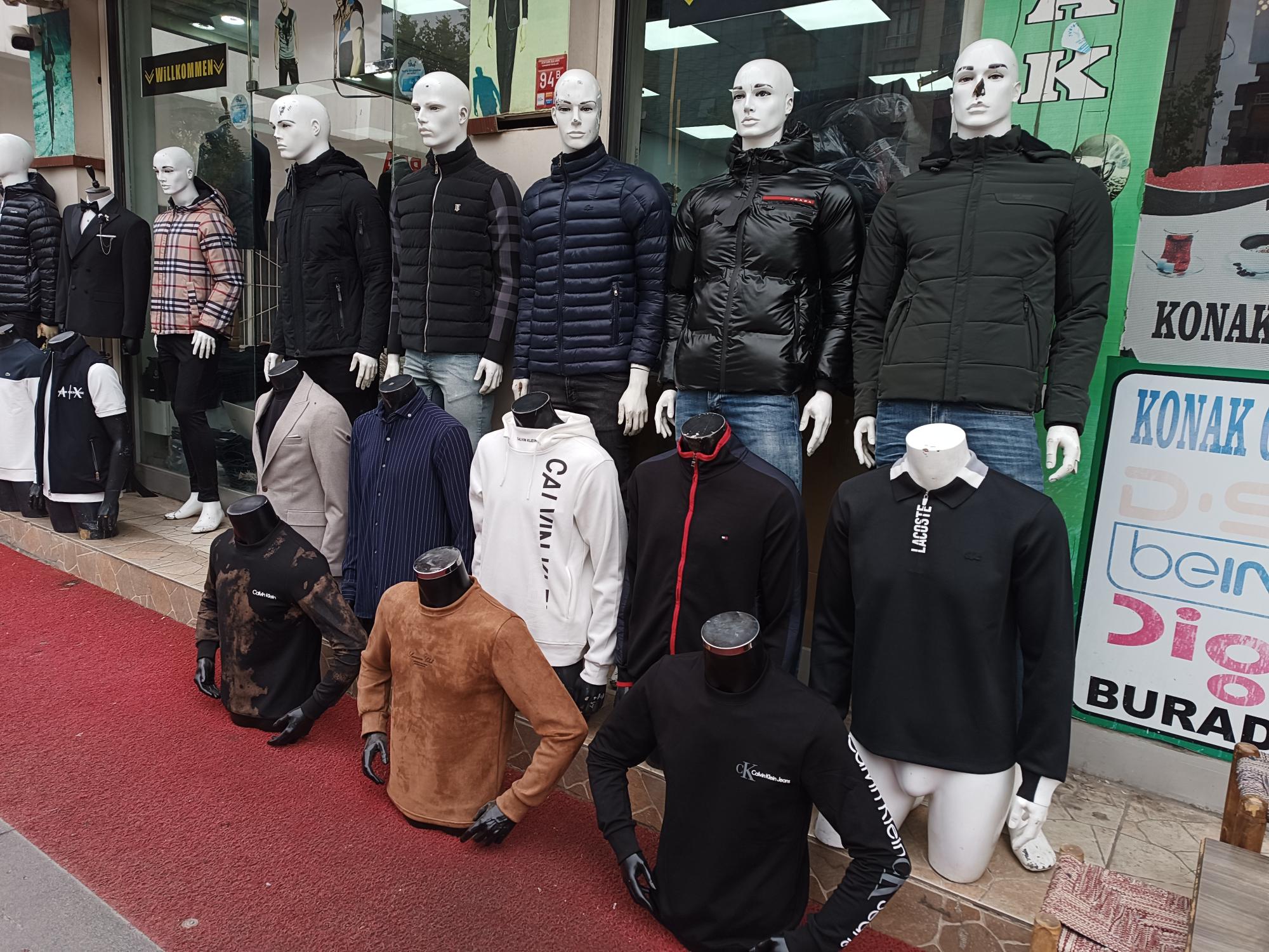 Hava soğudu kışlıklar vitrinlerde