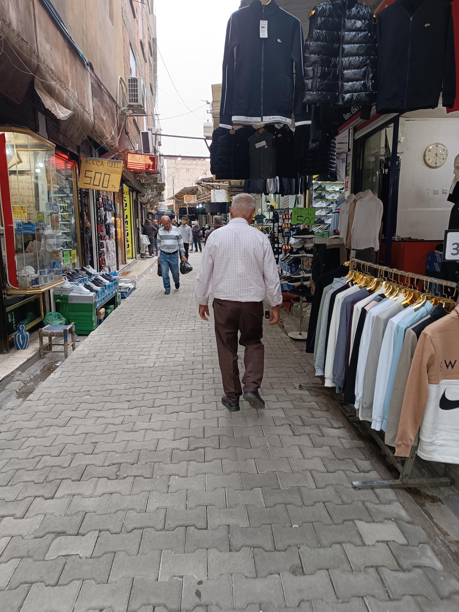 Kilit taşları yenilendi