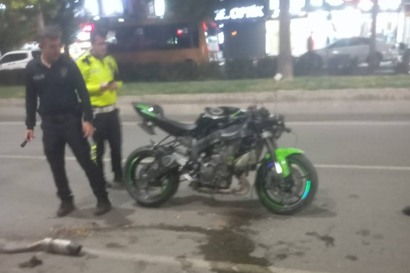 Motosiklet yayaya çarptı