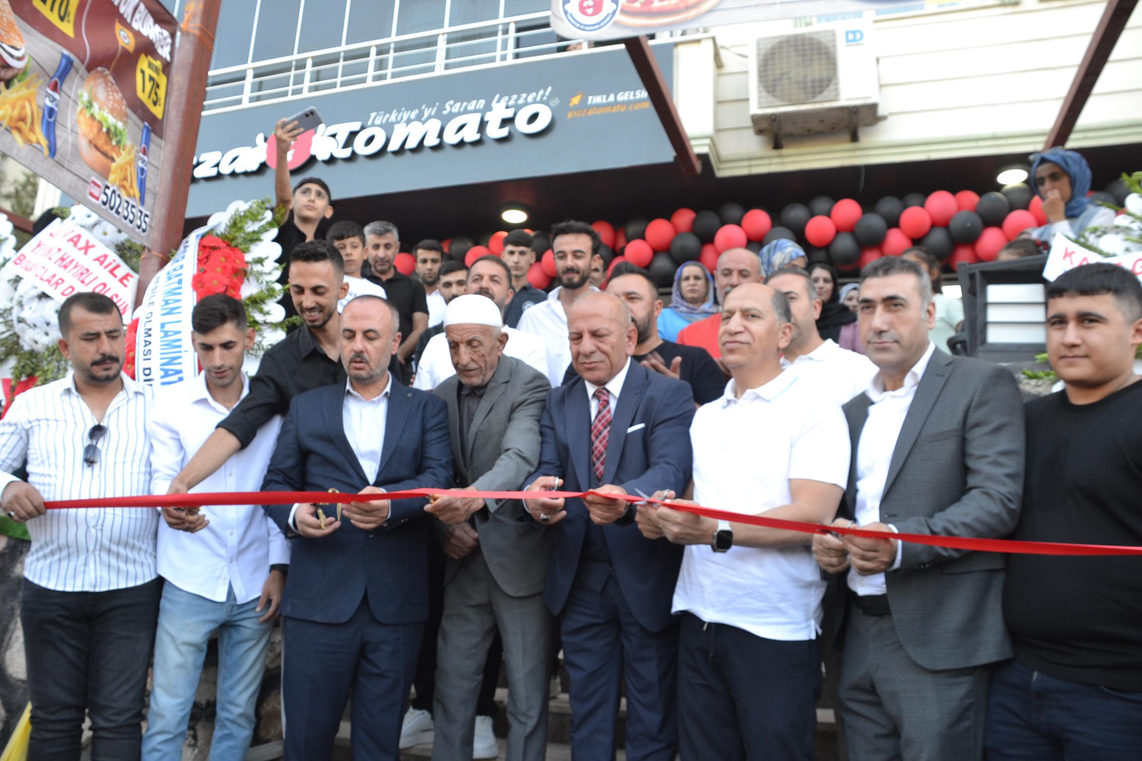 Pizza Tomato hizmete açıldı