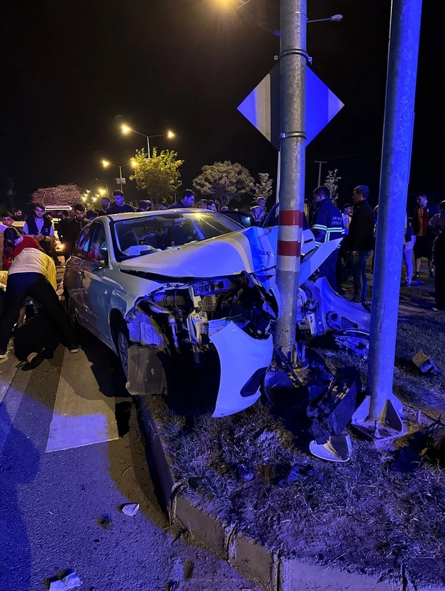 Sanayi kavşağında feci kaza