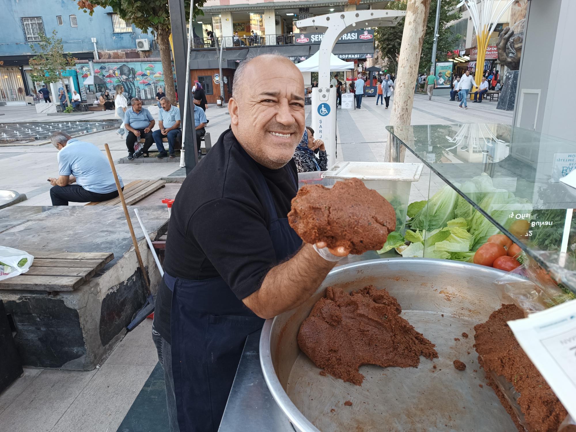 Tezgahın ustası, sahnelerin yıldızı