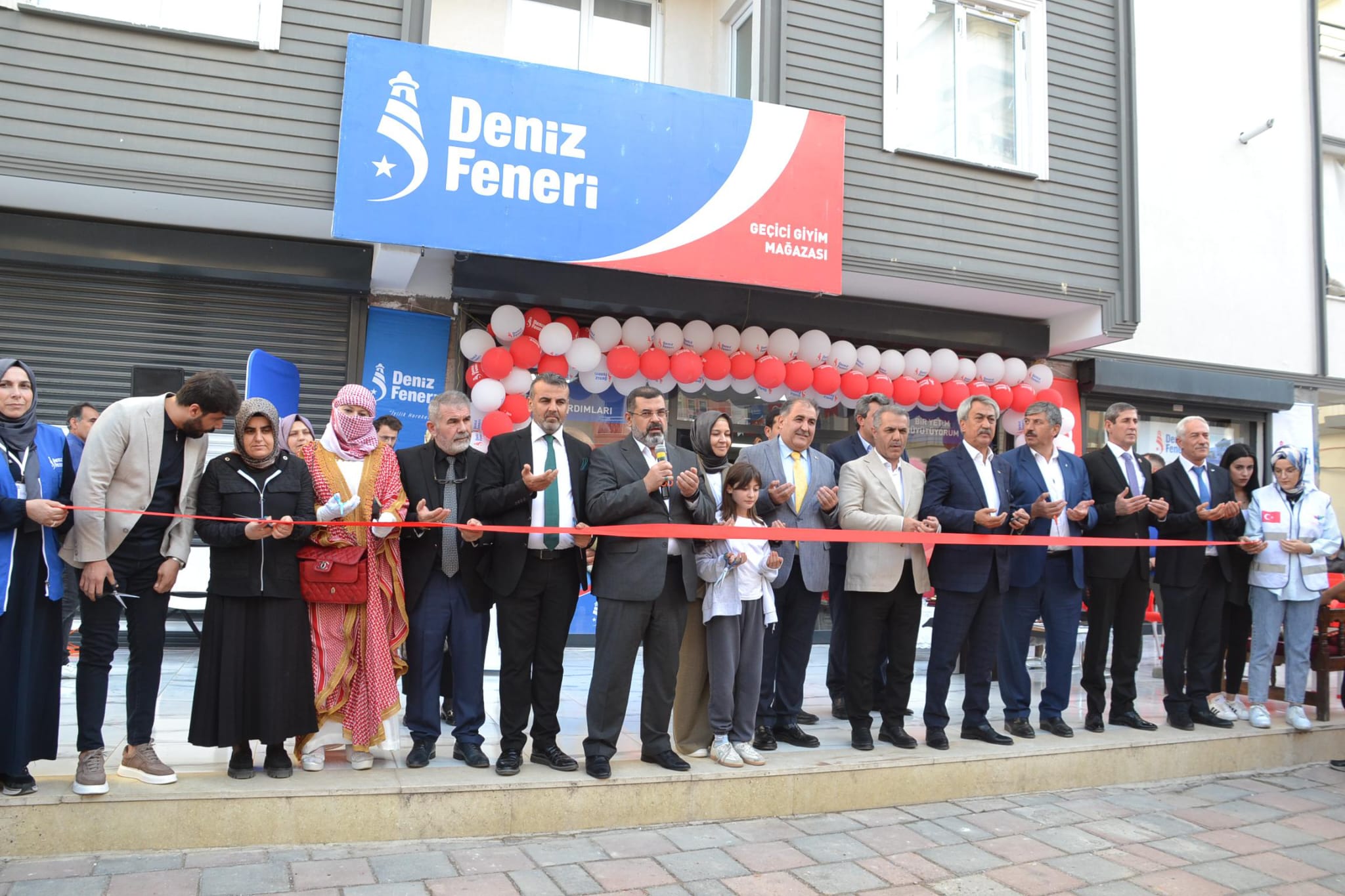 DENİZ FENERİ’NDEN HAYIR MAĞAZASI