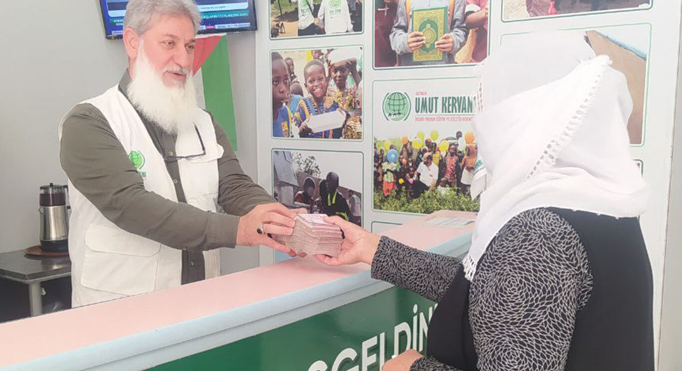 Yaşlı teyzeden Gazze’ye anlamlı destek