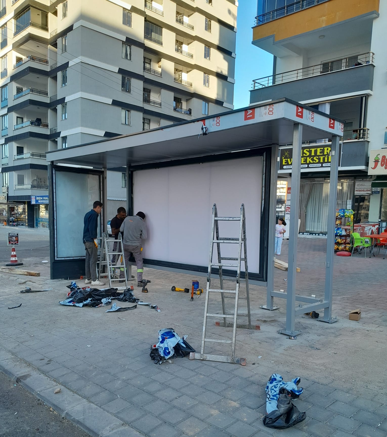 Yeni nesil otobüs durakları kuruluyor