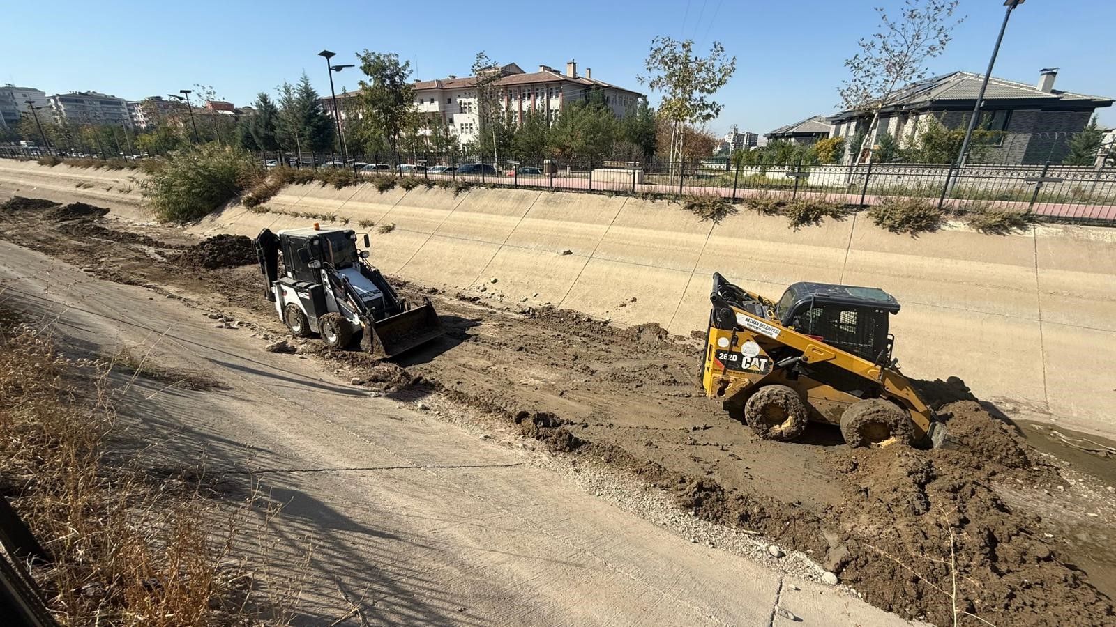 DSİ kanallarında kapsamlı temizlik