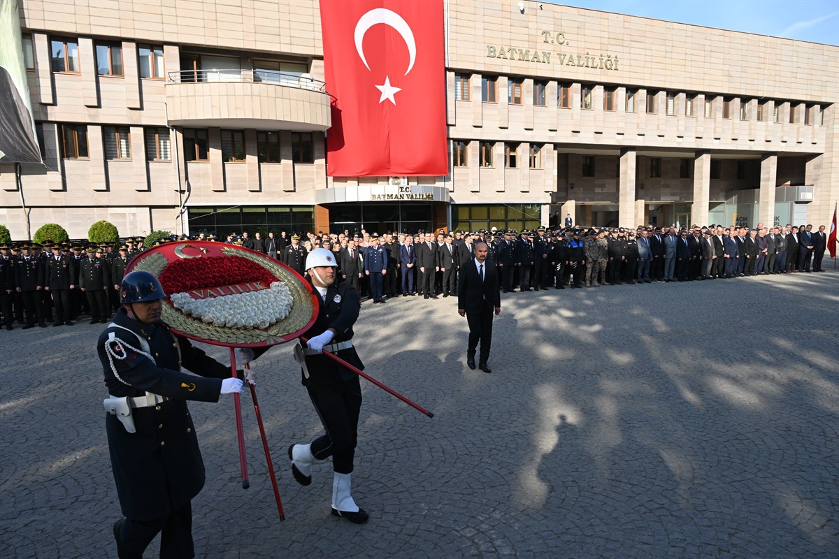 ATATÜRK TÖRENLERLE ANILDI