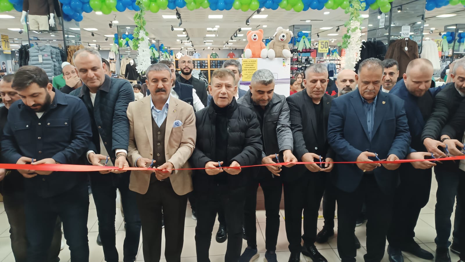 Ciran Park yıldönümünü dev indirimlerle kutladı