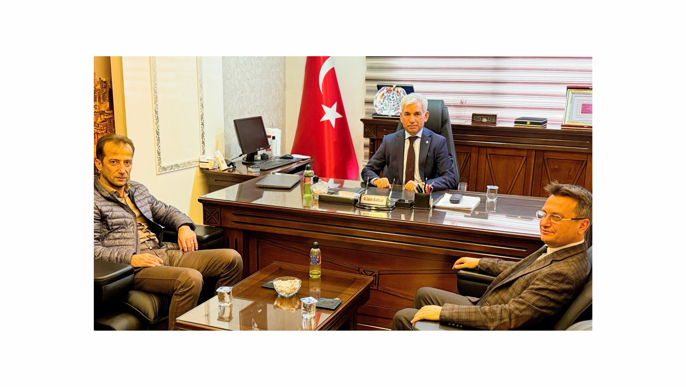 Defterdar Şenses’ten BESOB’a ziyaret