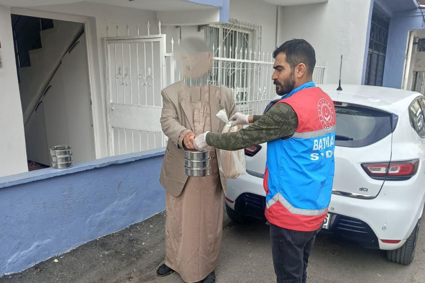 Günde 1498 aileye sıcak yemek