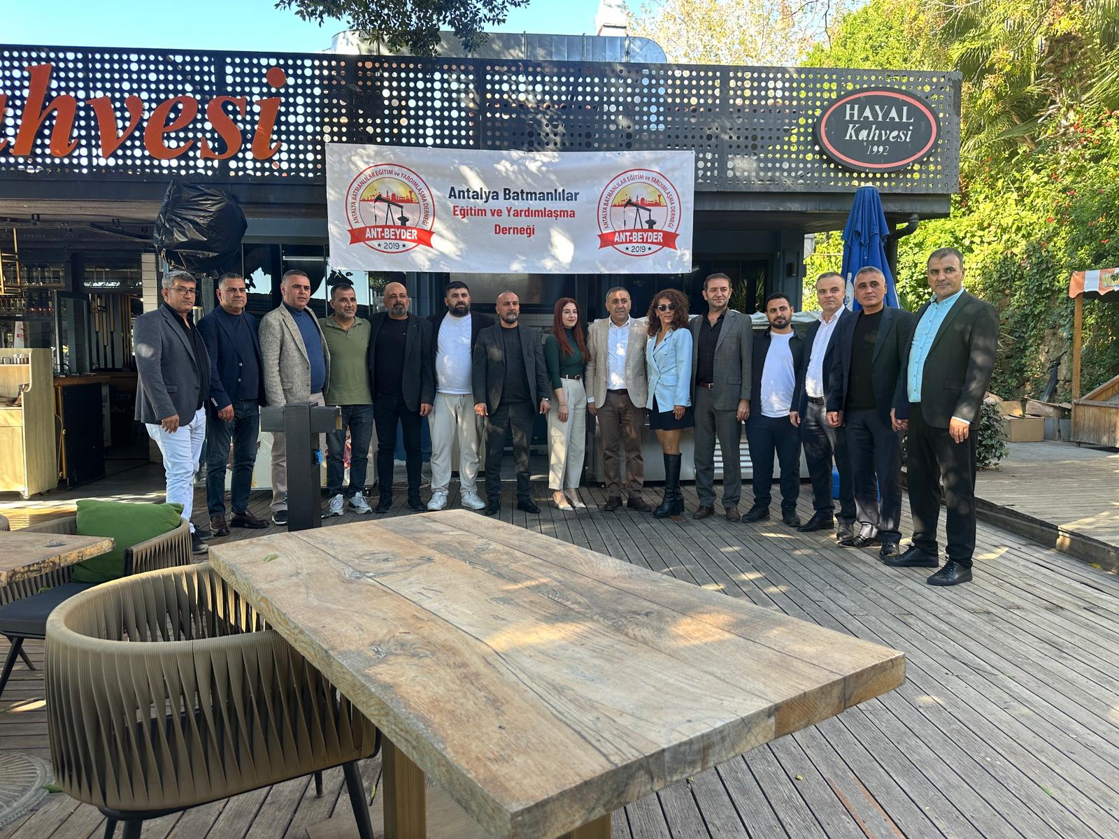 Gurbette büyük buluşma