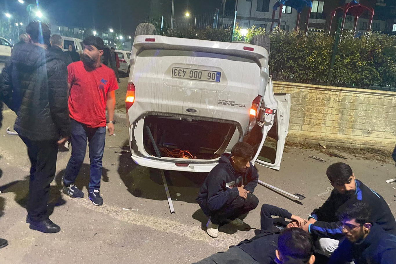 Hafif ticari taksi ile cip çarpıştı