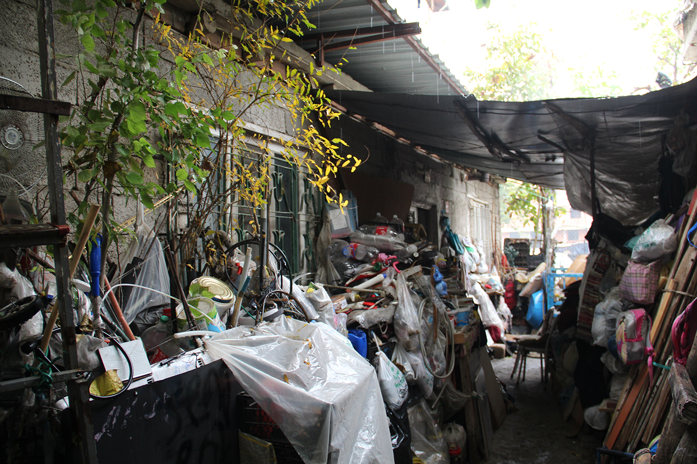 Harabe evde yaşam mücadelesi