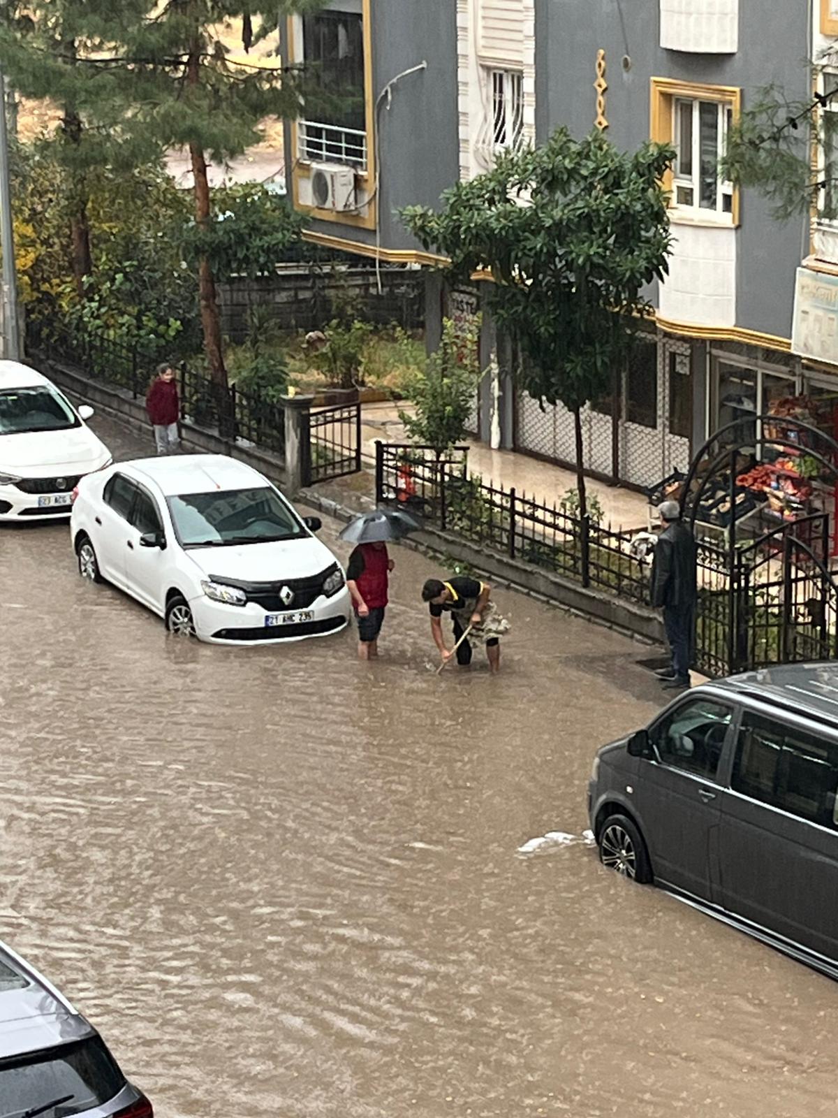 Her yağışta aynı manzara!