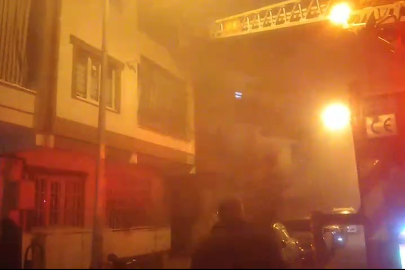 İki ayrı adreste yangın