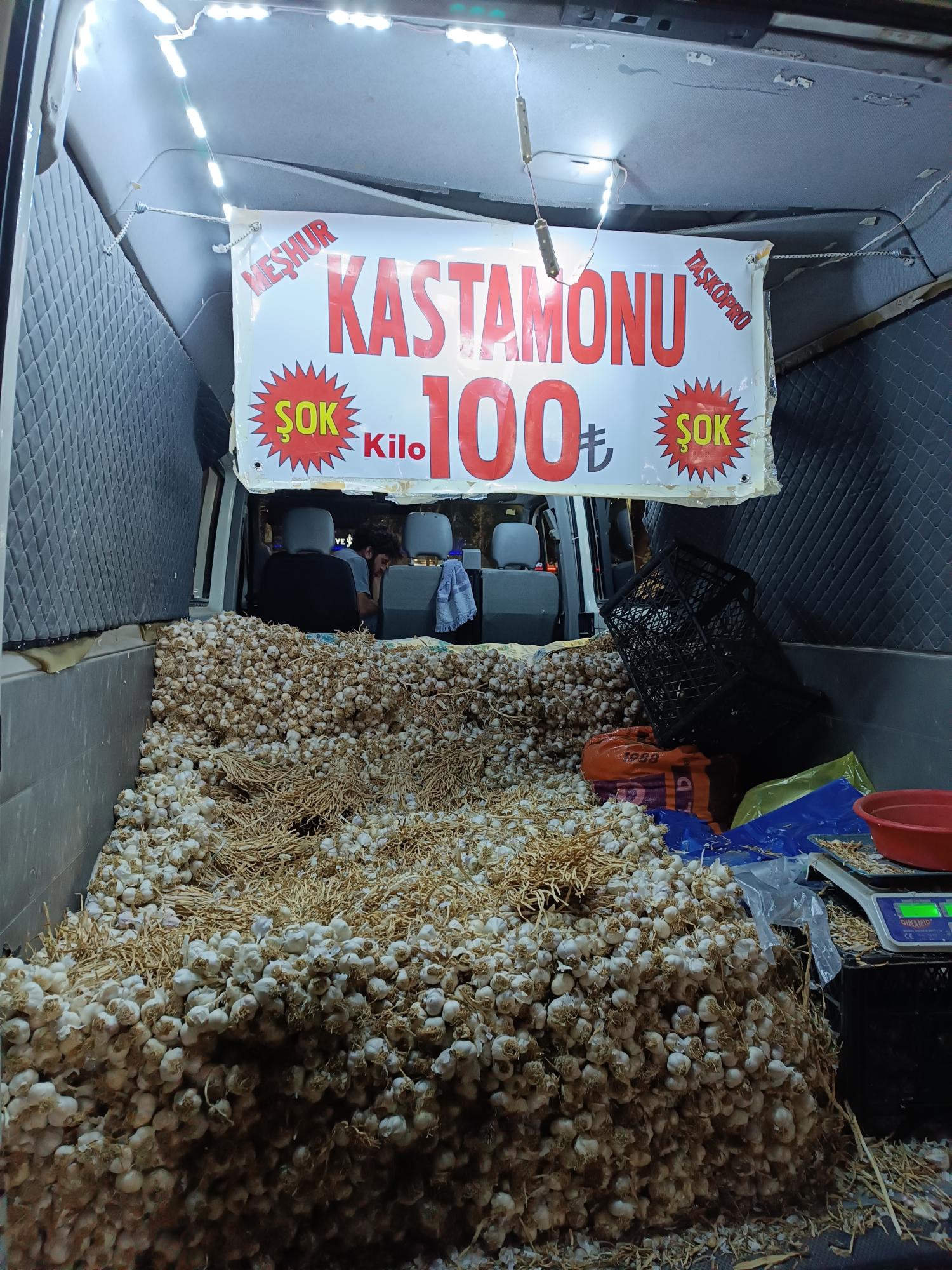 İl il dolaşıp sarımsak satıyorlar