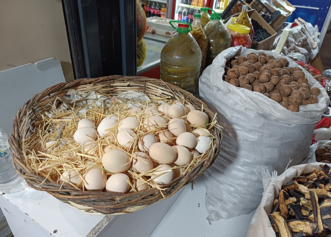 Köy ürünleriyle ilgi çekiyor