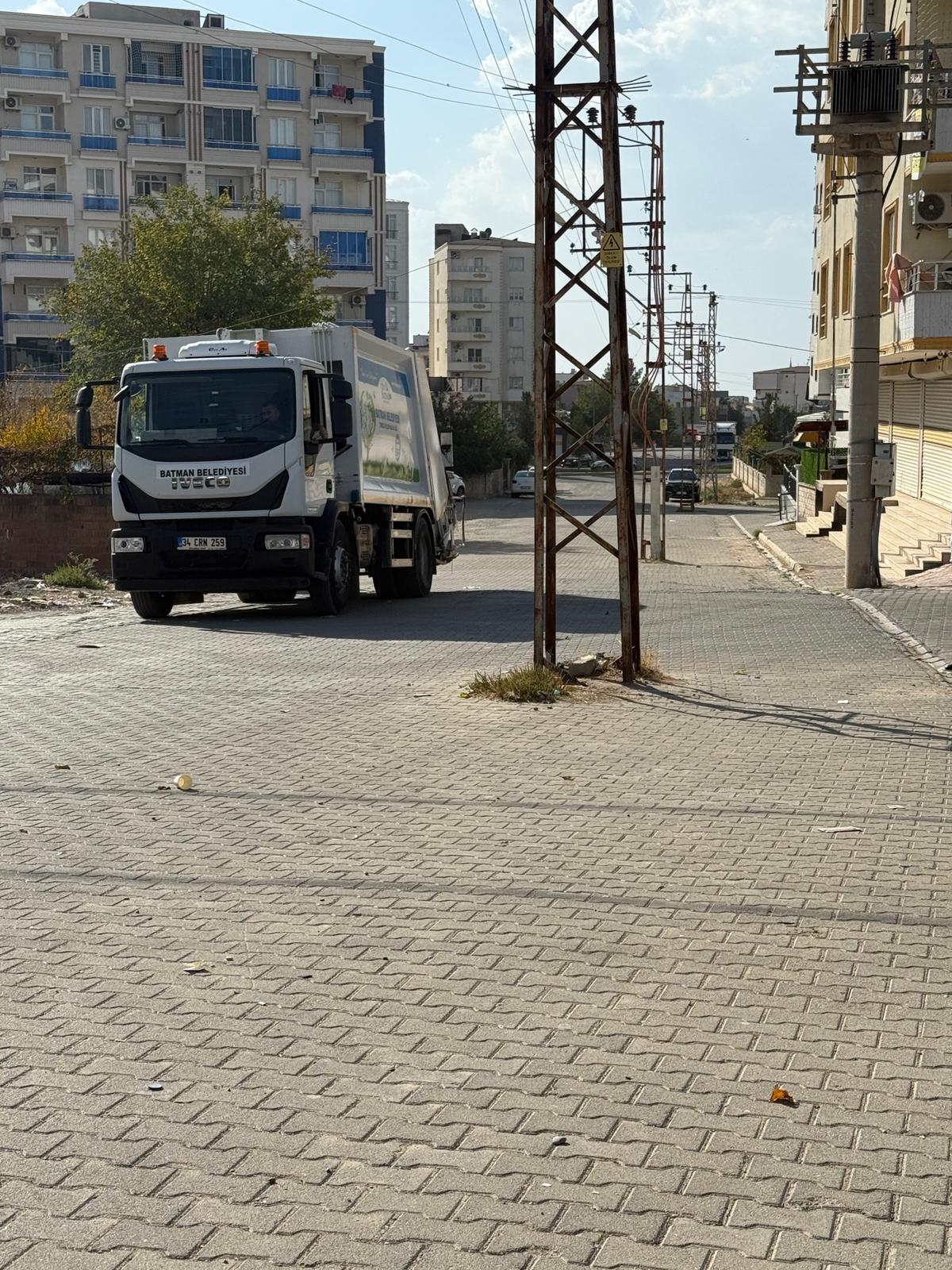 MODERN MAHALLEDE ÇAĞ DIŞI GÖRÜNTÜ!