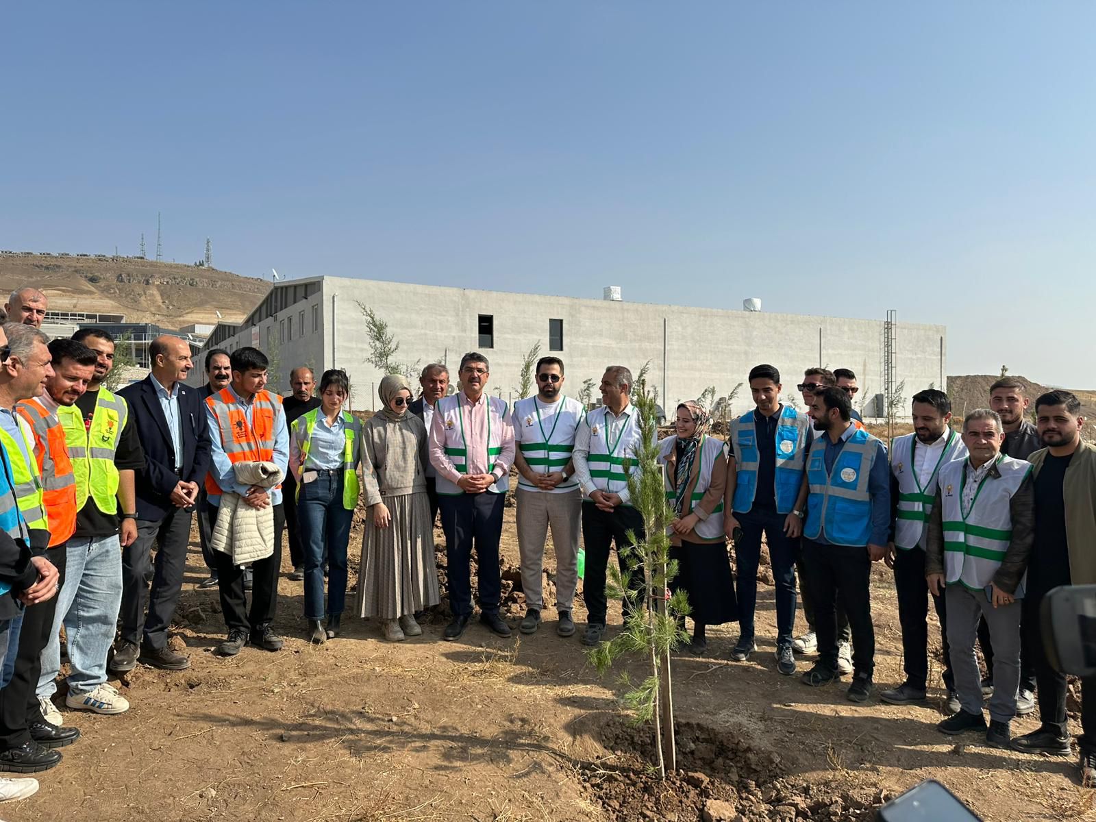Organize Sanayi bölgesine ağaç ektiler