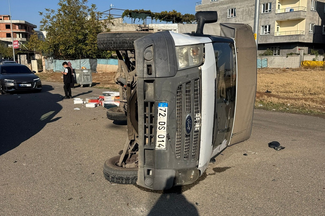 Otomobil ile transit çarpıştı