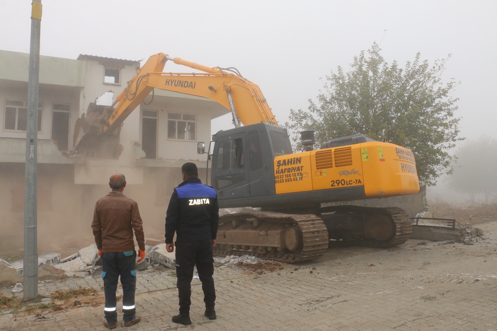 Ruhsatsız yapılar bir bir yıkılıyor