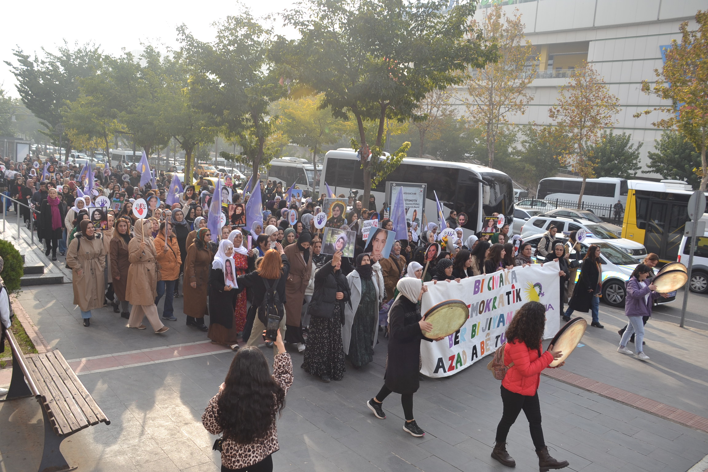‘Şiddetsiz Özgür Yaşam’ için yürüdüler