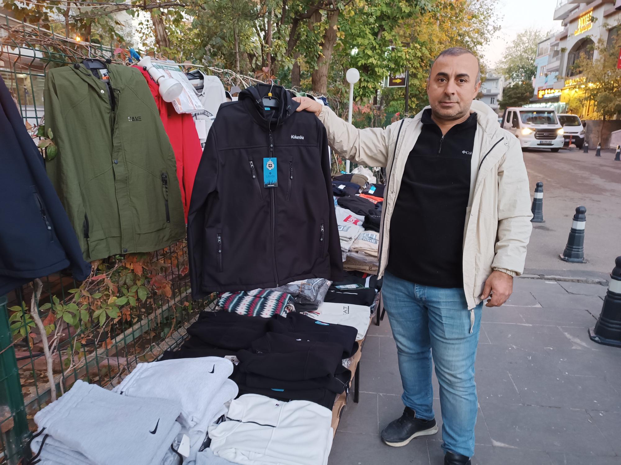 Yağışlar hem giyimciyi hem çiftçiyi sevindirdi