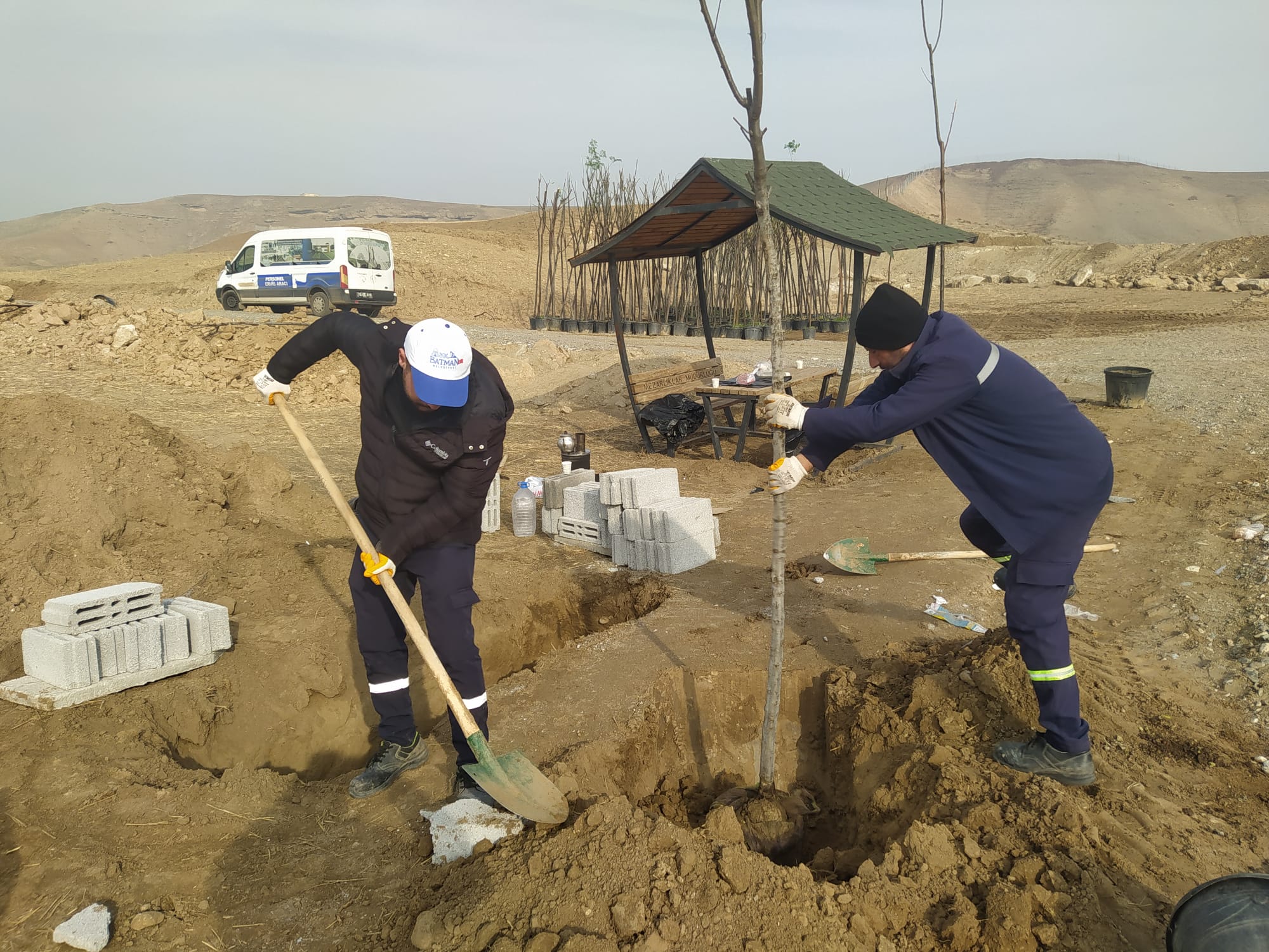 Yeni Kent Mezarlığı yeşillendiriliyor
