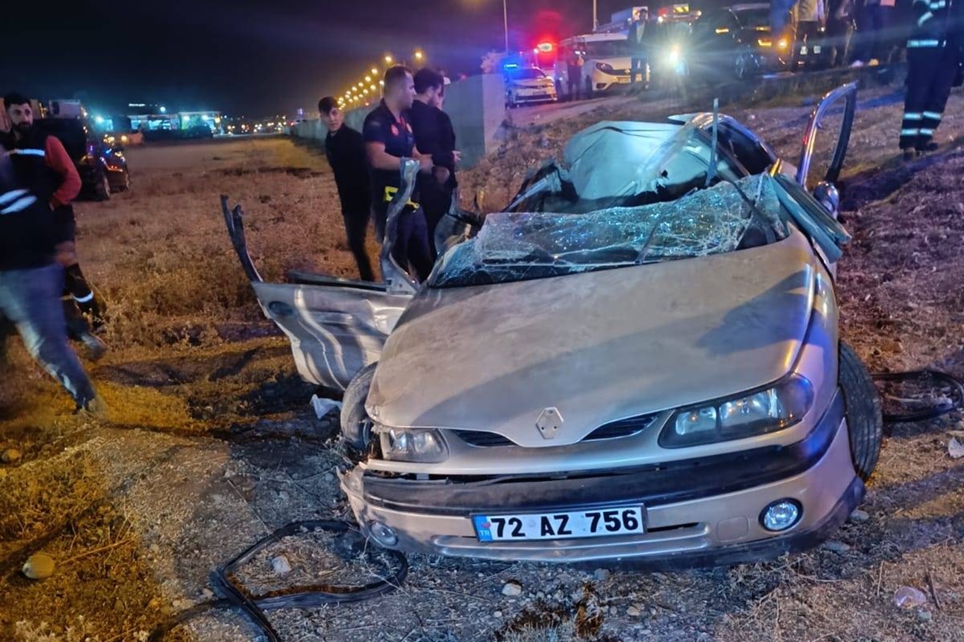 Stadyum önünde can pazarı