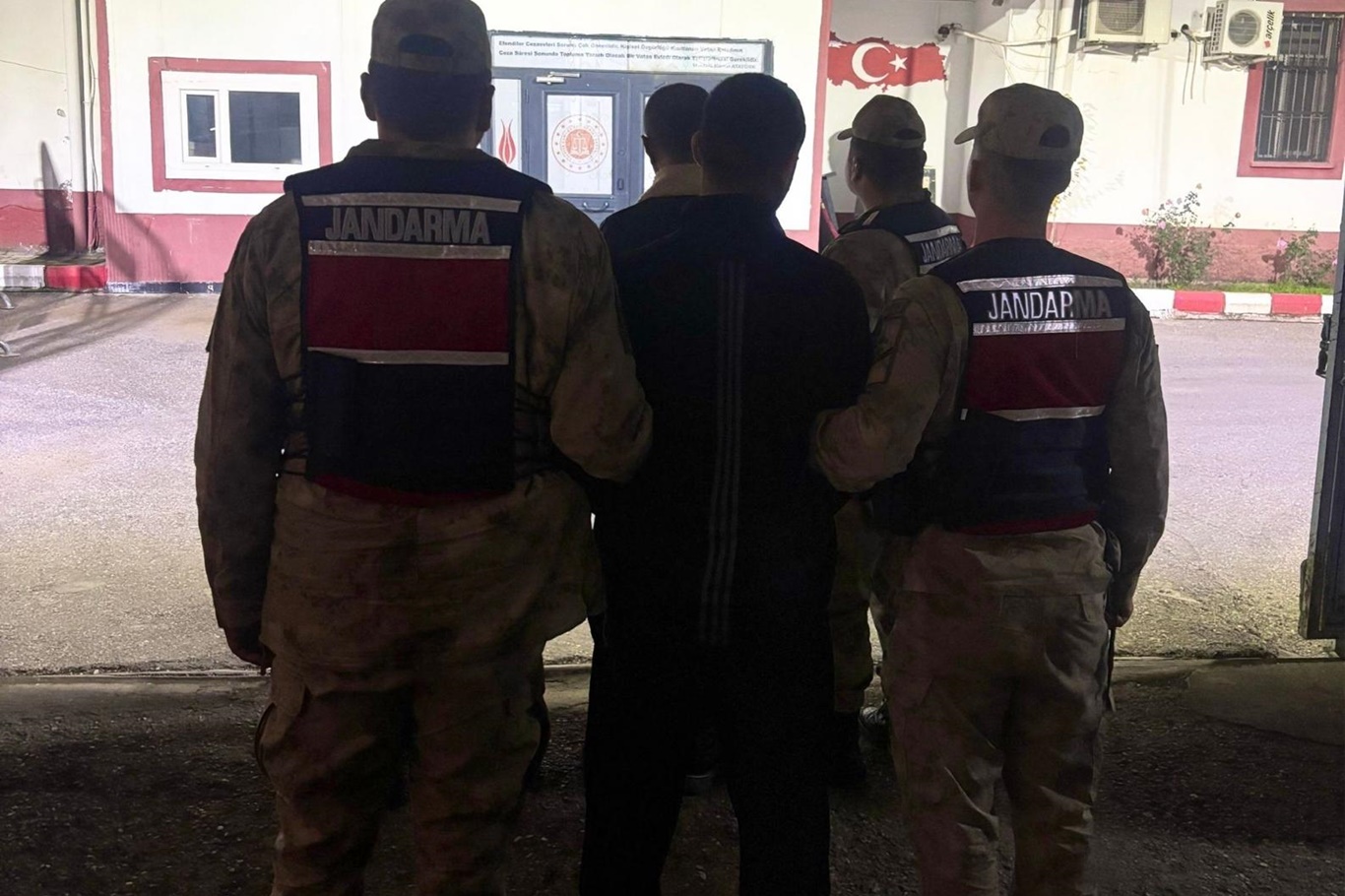 Aranan şahıs tutuklandı