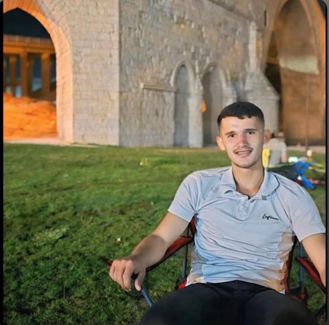 Bir genç daha yaşamına son verdi