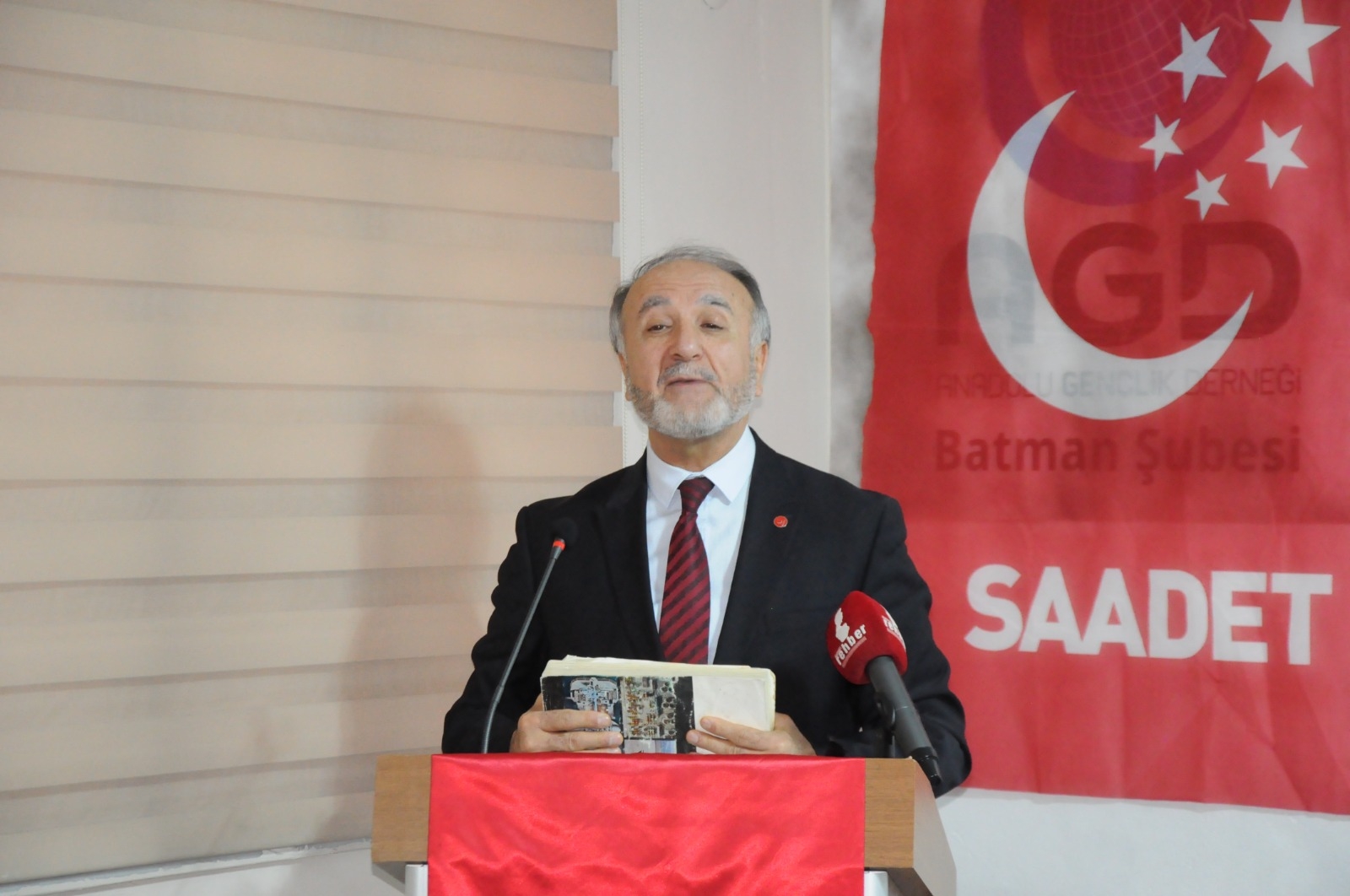 “Denk bütçe vardı, borç yoktu”