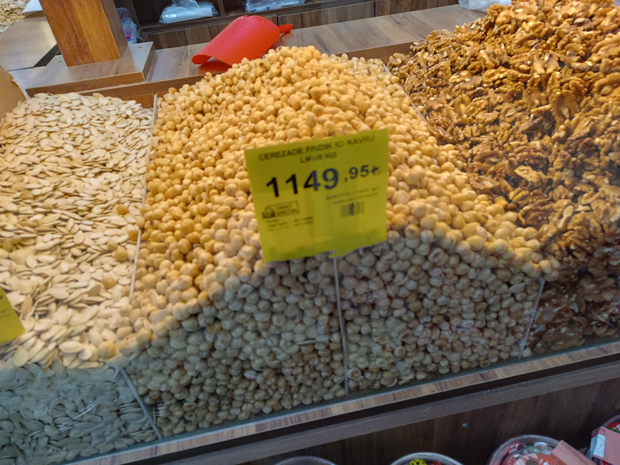 Fındık altınla yarışıyor