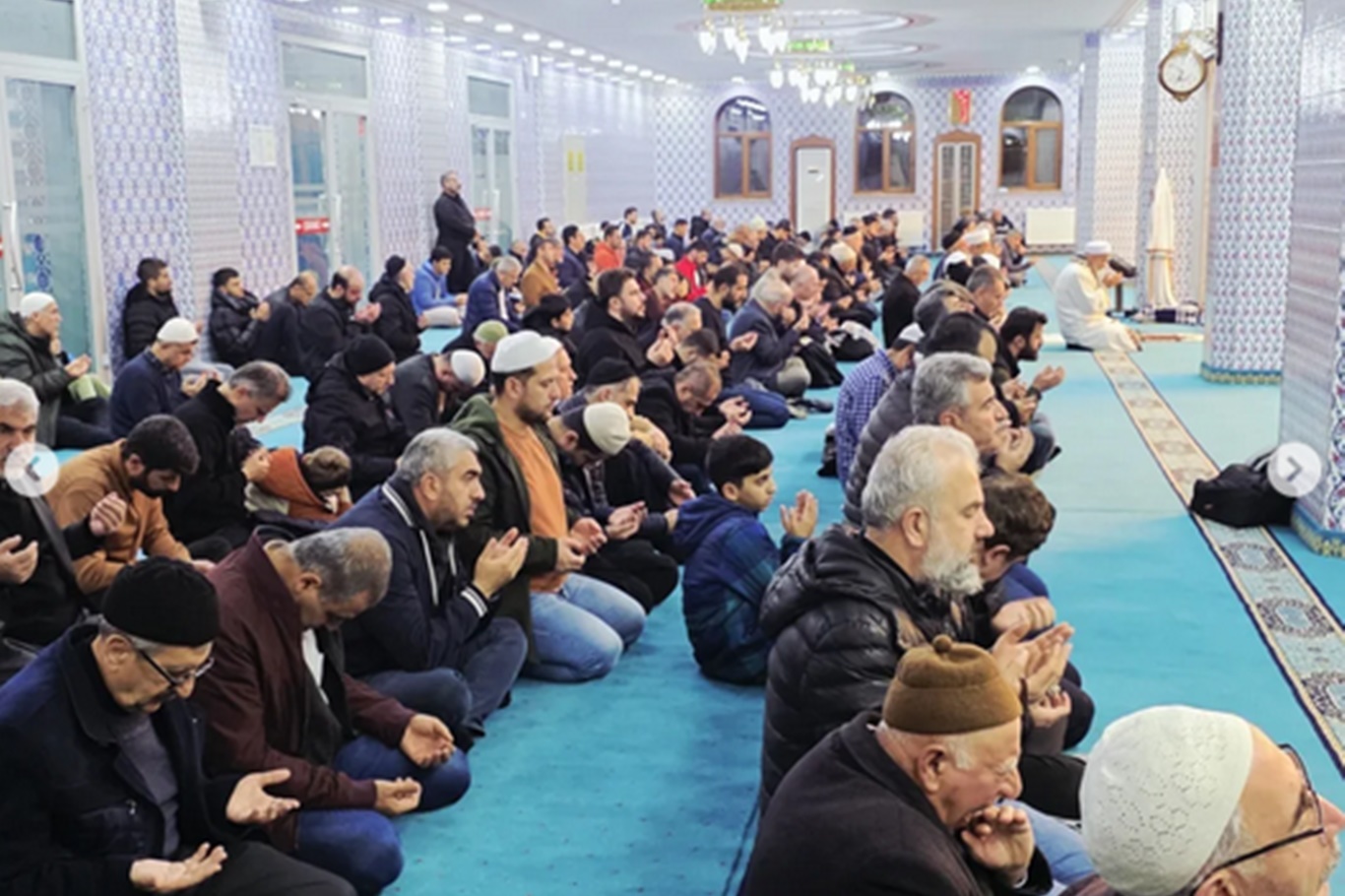 Günün ilk ışığında manevi buluşma