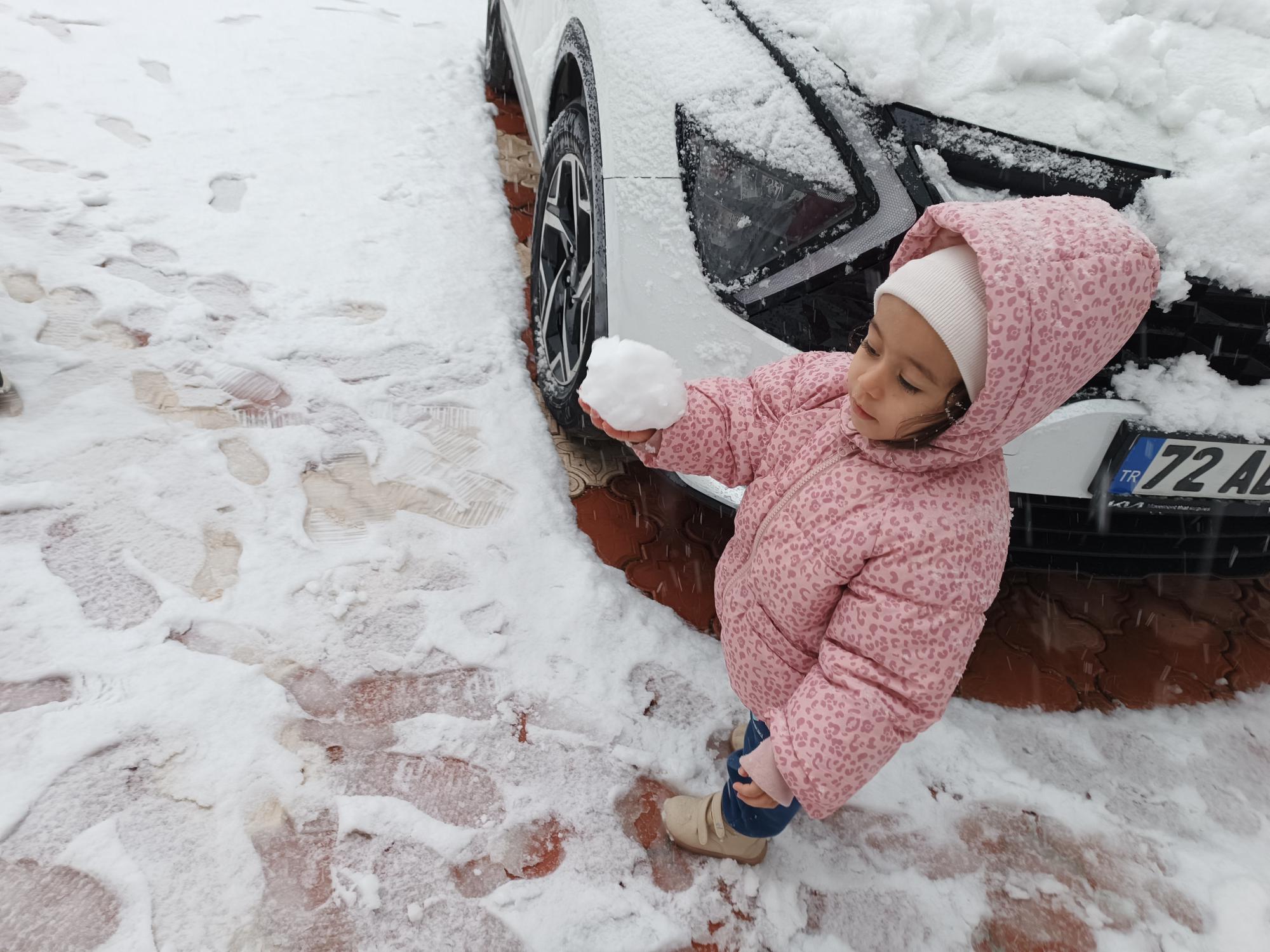 Kar sevinci sokaklara taştı