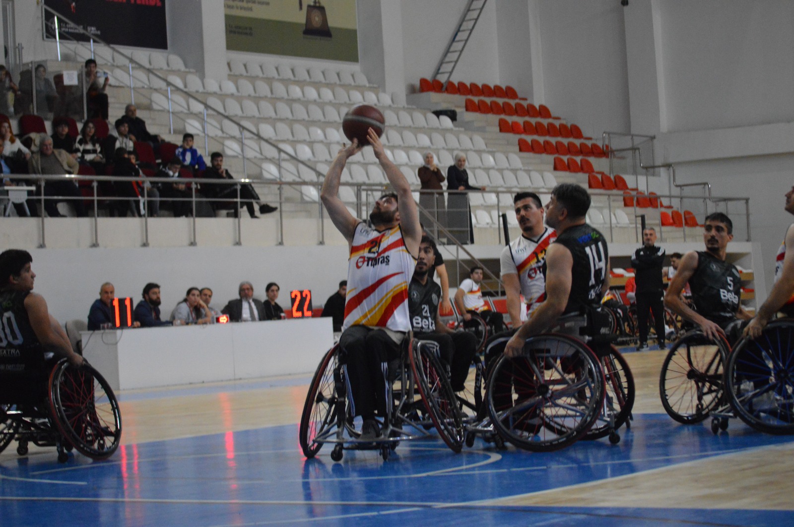 LİGE GALİBİYETLE BAŞLADILAR