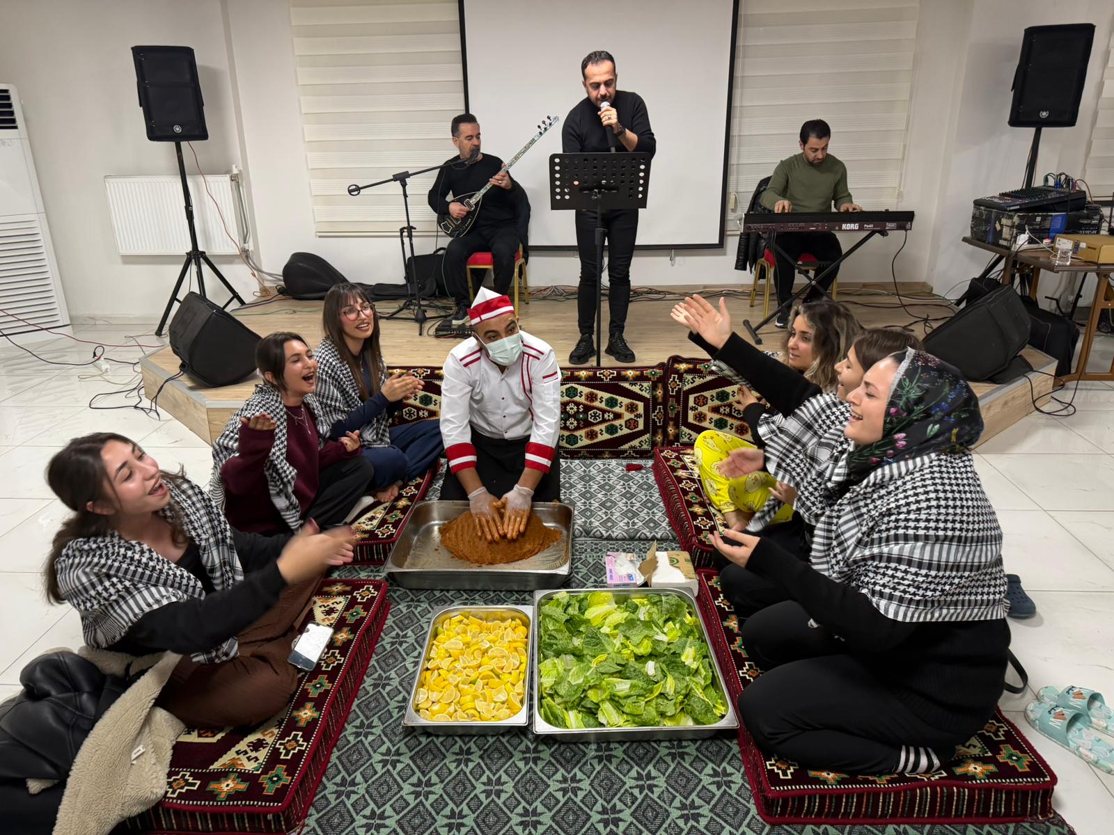 Öğrencilere moral gecesi