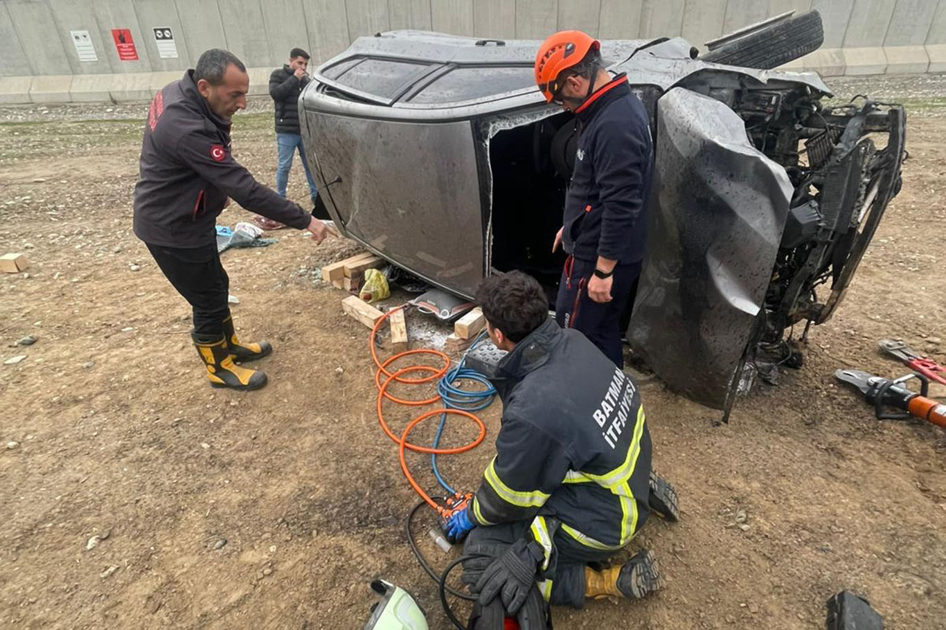 Peş peşe trafik kazaları: 6 Yaralı