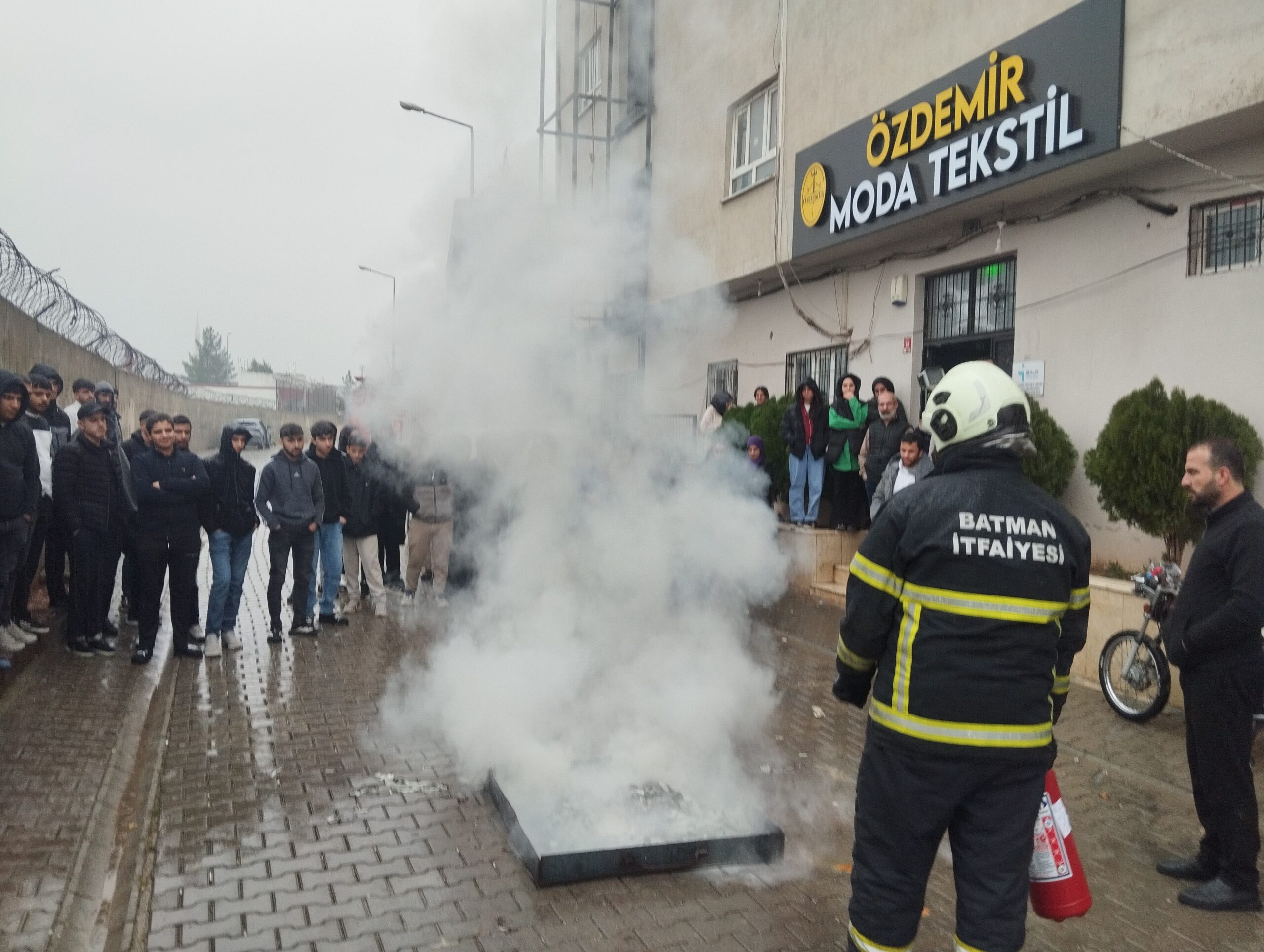 Tekstil fabrikalarında yangın tatbikatı