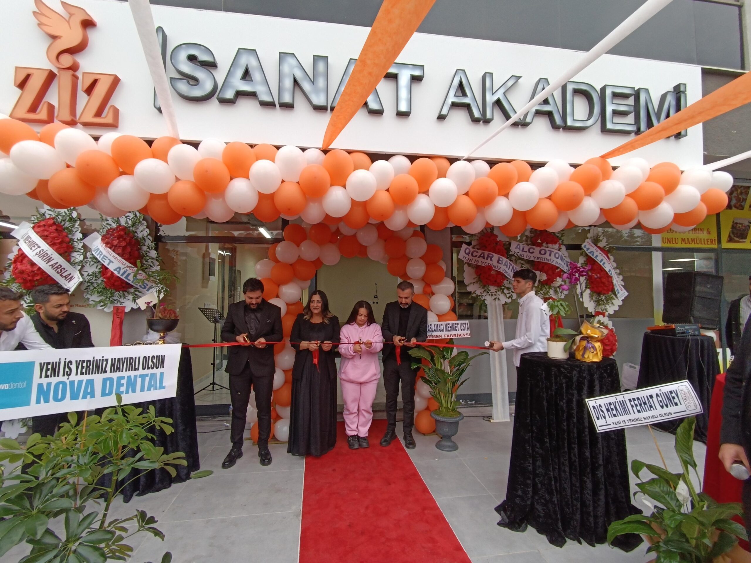 ZİZ sanatseverlere kapılarını açtı